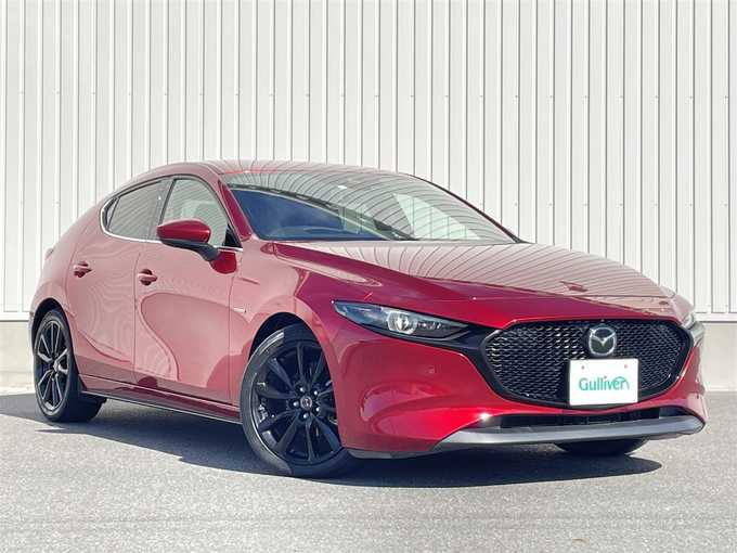 新着情報“ＭＡＺＤＡ３ファストバック15S 100周年特別記念車”2020年式ソウルレッドクリスタルM入荷しました！