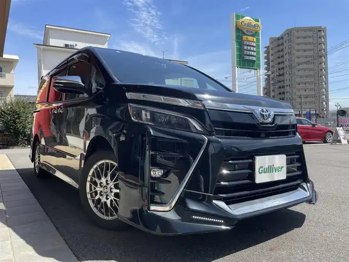 新着情報“ヴォクシーハイブリッドZS 煌Ⅲ”2021年式ブラック入荷しました！