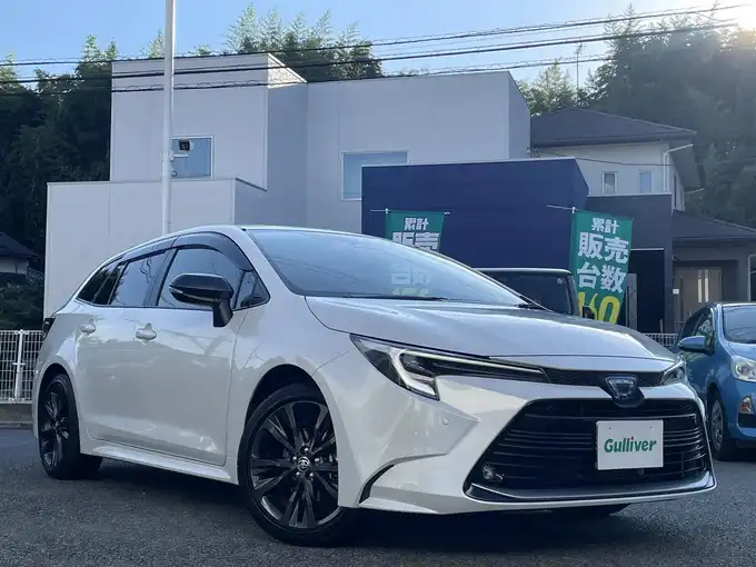 新着情報“カローラツーリングハイブリッド ダブルバイビー”2023年式プラチナホワイトパールマイカ入荷しました！