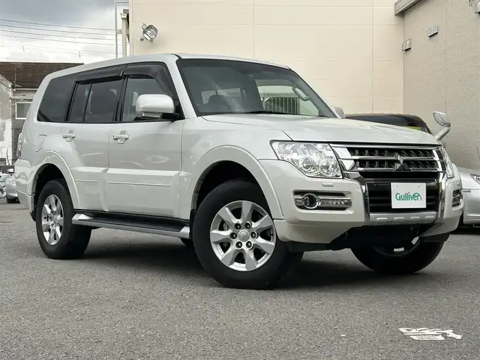 新着情報“パジェロロング エクシード”2016年式ウォームホワイトパール入荷しました！