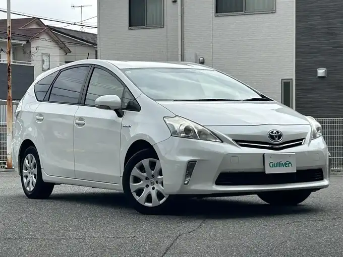 新着情報“プリウスαS Lセレクション”2013年式ホワイトパールクリスタルシャイン入荷しました！