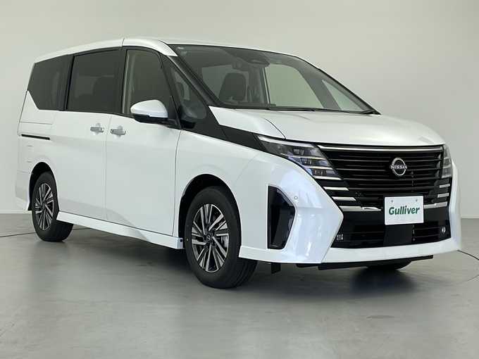 新着情報“セレナe－パワー ハイウェイスターV”2025年式プリズムホワイト入荷しました！