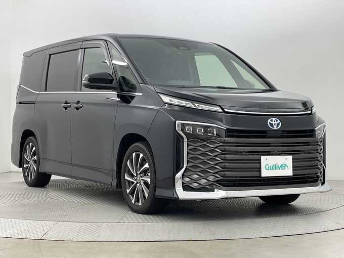 新着情報“ヴォクシーハイブリッドS－Z”2022年式アティチュードブラックマイカ入荷しました！