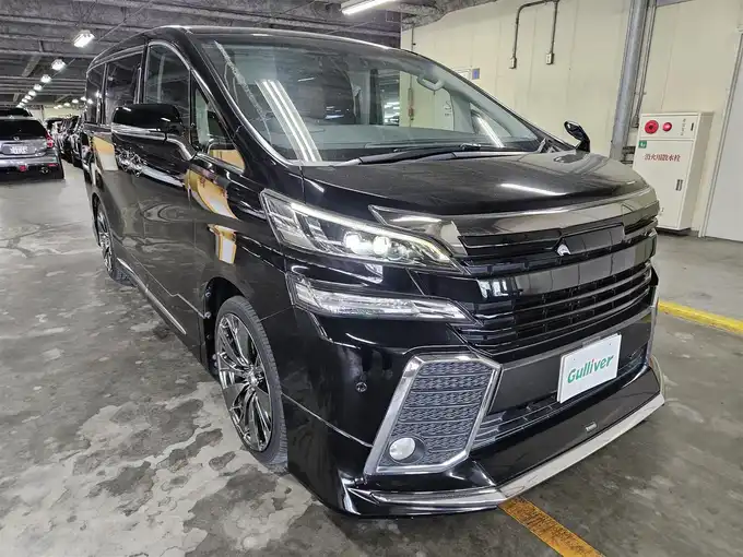 新着情報“ヴェルファイア2．5Z”2015年式ブラック入荷しました！
