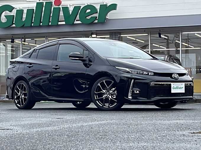 新着情報“プリウスＰＨＶS GRスポーツ”2018年式アティチュードブラックマイカ入荷しました！