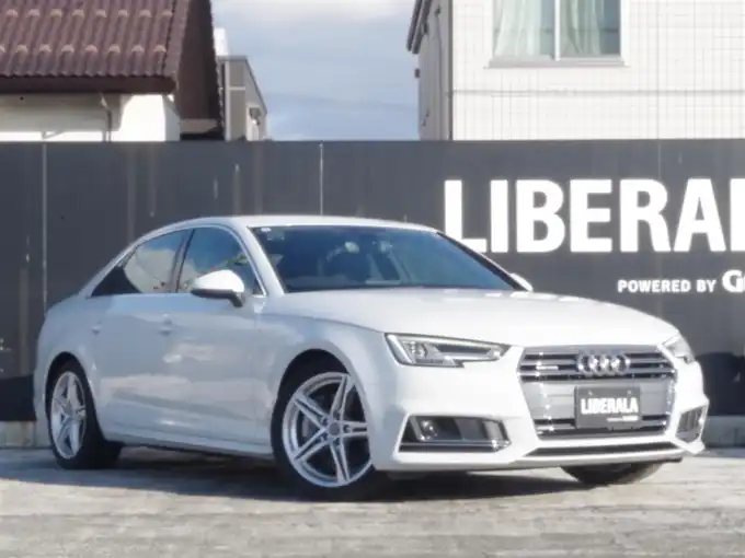 新着情報“Ａ４2．0TFSIクワトロスポーツ Sラインパッケージ”2016年式グレイシアホワイトメタリック入荷しました！