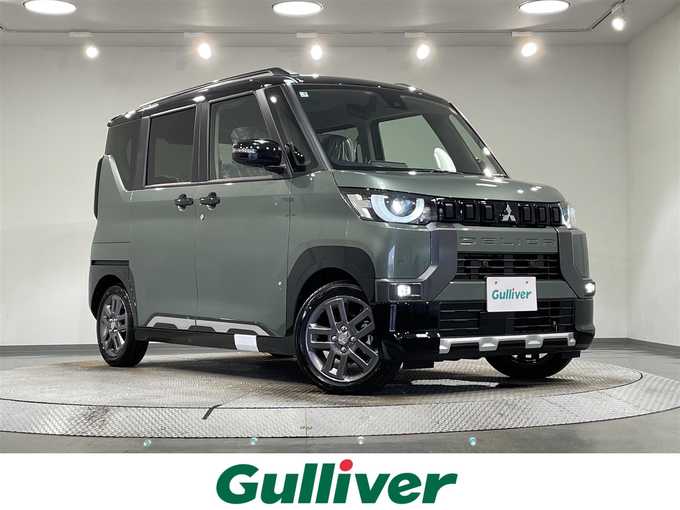 新着情報“デリカミニT プレミアム”2025年式緑入荷しました！