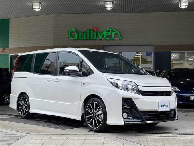 新着情報“ノアSi GRスポーツ”2021年式パール入荷しました！