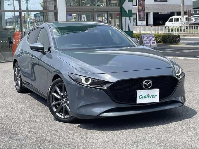 新着情報“ＭＡＺＤＡ３ファストバックXDプロアクティブ”2020年式ポリメタルグレーM入荷しました！