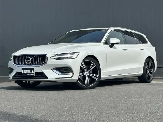 新着情報“Ｖ６０B5 インスクリプション”2022年式白入荷しました！