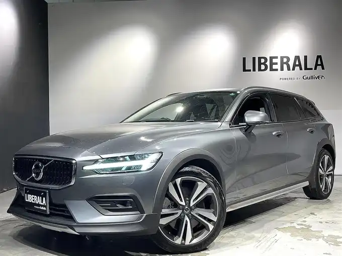新着情報“Ｖ６０クロスカントリー T5 AWD プロ”2019年式オスミウムグレーM入荷しました！