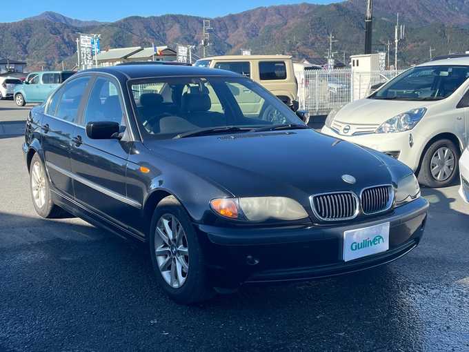 新着情報“３シリーズ320i”2004年式黒入荷しました！