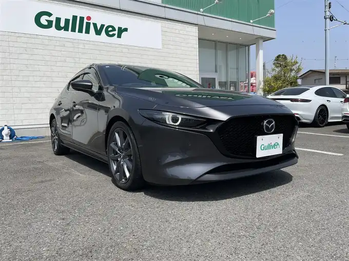 新着情報“ＭＡＺＤＡ３ファストバックXDプロアクティブ”2020年式グレー入荷しました！