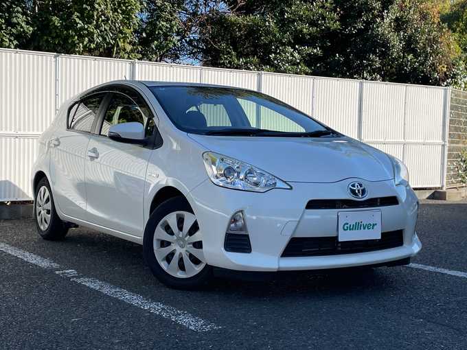 新着情報“アクアG”2014年式ライムホワイトパールクリスタルシャイン