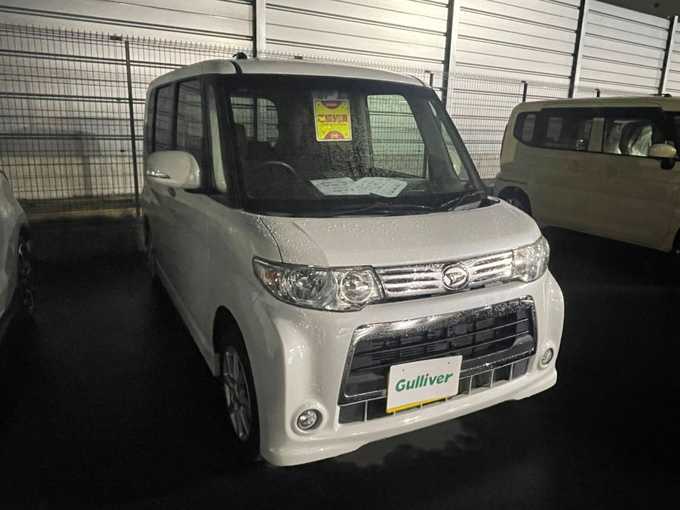 新着情報“タントカスタムXスペシャル”2013年式パール入荷しました！