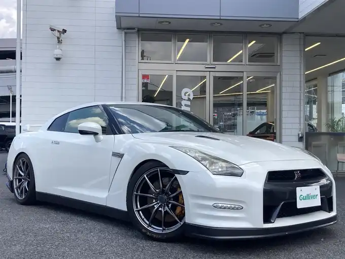 新着情報“ＧＴ－ＲGT－R プレミアムエディション”2010年式ブリリアントホワイトパール入荷しました！