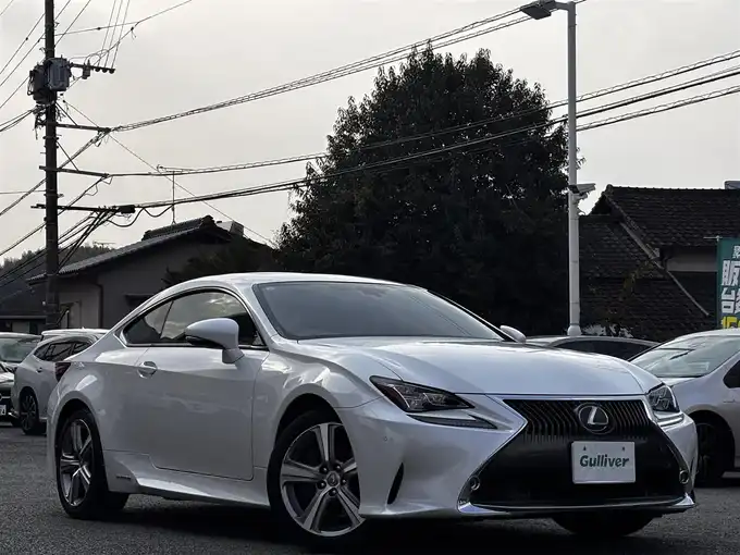 新着情報“ＲＣRC300h バージョンL”2015年式ホワイトパールクリスタルシャイン入荷しました！