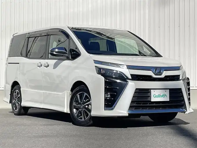 新着情報“ヴォクシーZS 煌”2018年式ホワイトパールクリスタルシャイン入荷しました！