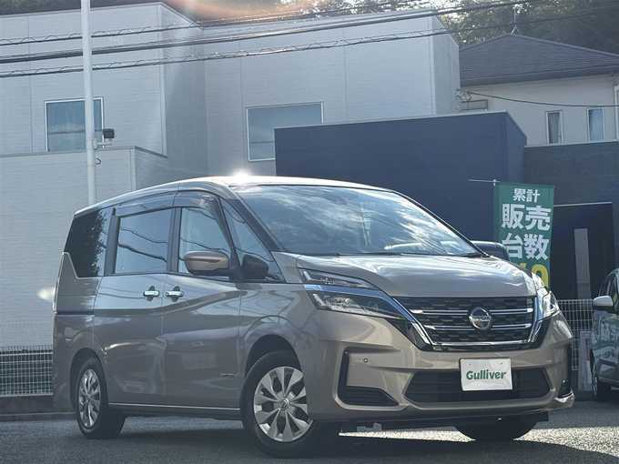 新着情報“セレナX”2020年式カシミヤグレージュ入荷しました！