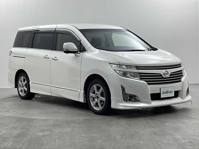 新着情報“エルグランド250ハイウェイスターアーバンクロム”2012年式ブリリアントホワイトパール入荷しました！