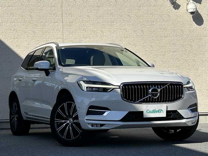 新着情報“ＸＣ６０D4 AWD インスクリプション エアサスペンション装着車”2020年式クリスタルホワイトP入荷しました！