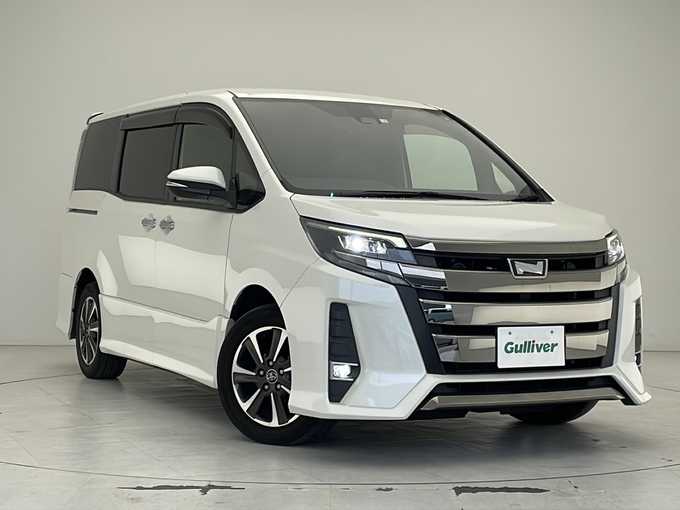 新着情報“ノアSi ダブルバイビー”2018年式ホワイトパールクリスタルシャイン入荷しました！