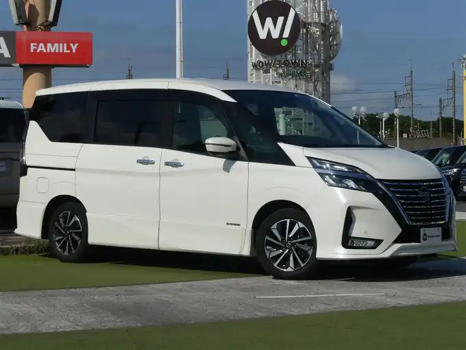 新着情報“セレナハイウェイスターV”2020年式ブリリアントホワイトパール入荷しました！