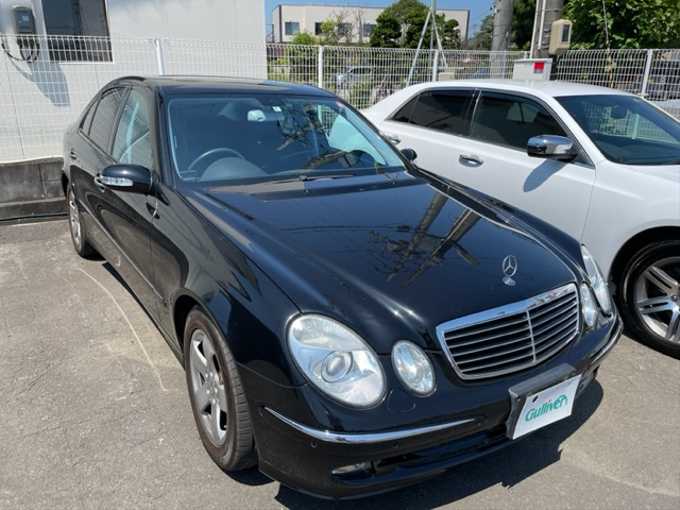 新着情報“Ｅ３５０アバンギャルド”2006年式オブシディアンブラック入荷しました！