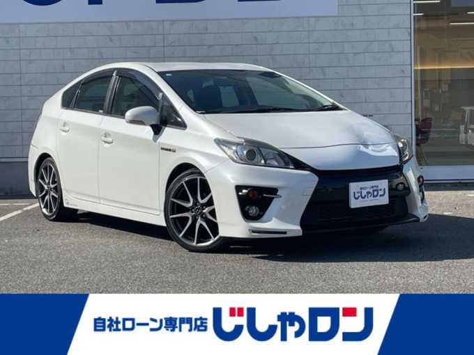 新着情報“プリウスSツーリングセレクション・G’s”2012年式ホワイトパールクリスタルシャイン入荷しました！
