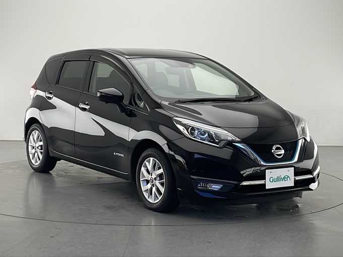 新着情報“ノートe－パワー メダリスト”2019年式スーパーブラック入荷しました！