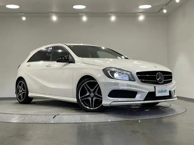 新着情報“ＡクラスA180 スポーツ”2015年式カルサイトホワイト入荷しました！