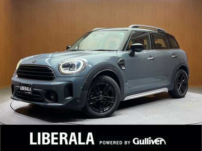 新着情報“ＭＩＮＩクーパーD クロスオーバー エッセンシャル・トリム”2022年式緑入荷しました！