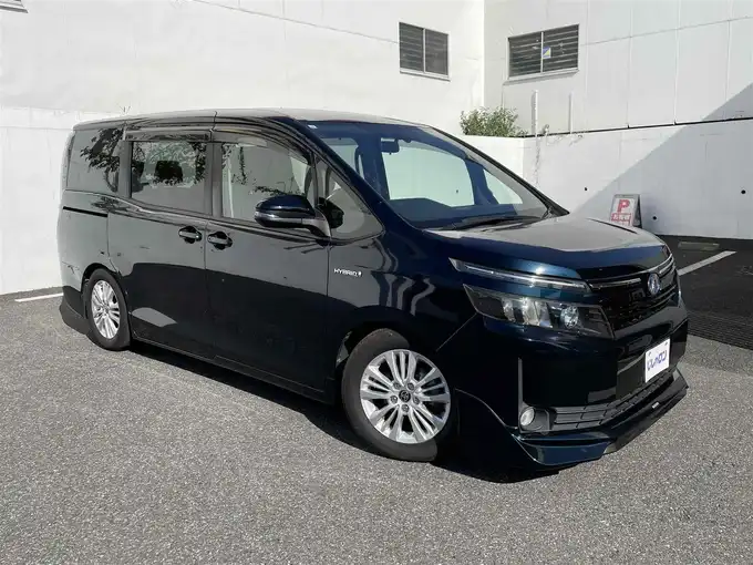 新着情報“ヴォクシーハイブリッドV”2015年式ブラッキッシュアゲハガラスフレーク入荷しました！