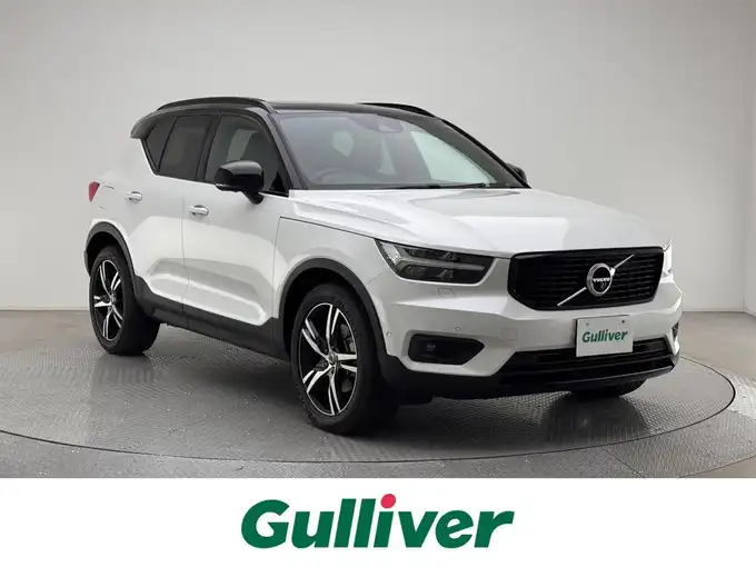 新着情報“ＸＣ４０B4 AWD Rデザイン”2020年式クリスタルホワイトP/ブラック入荷しました！