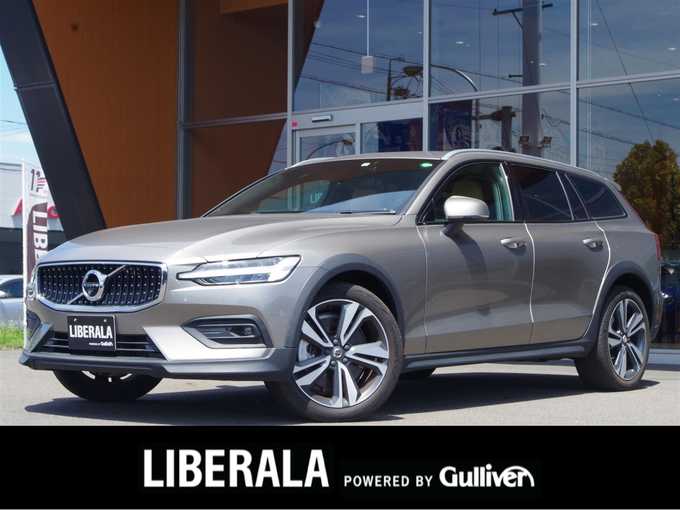 新着情報“Ｖ６０クロスカントリー B5 AWD プロ”2022年式ぺブルグレー入荷しました！