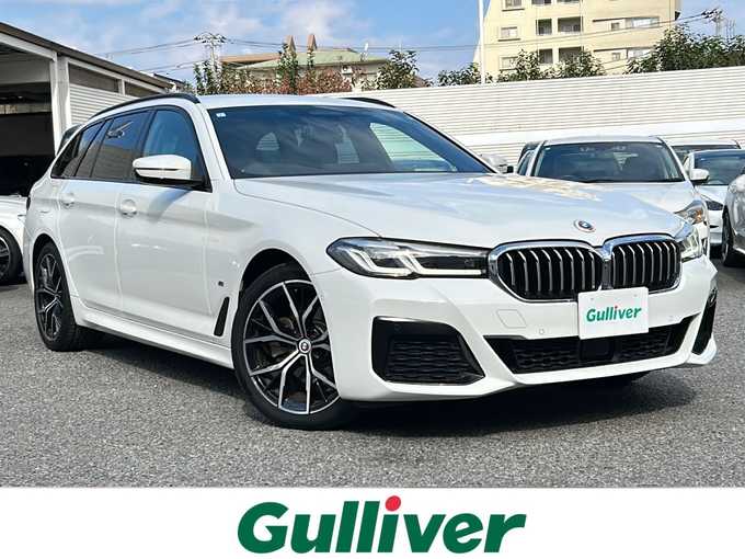 新着情報“５シリーズ523d xDriveツーリング Mスポーツ エディションジョイ+”2021年式アルピンホワイトⅢ入荷しました！