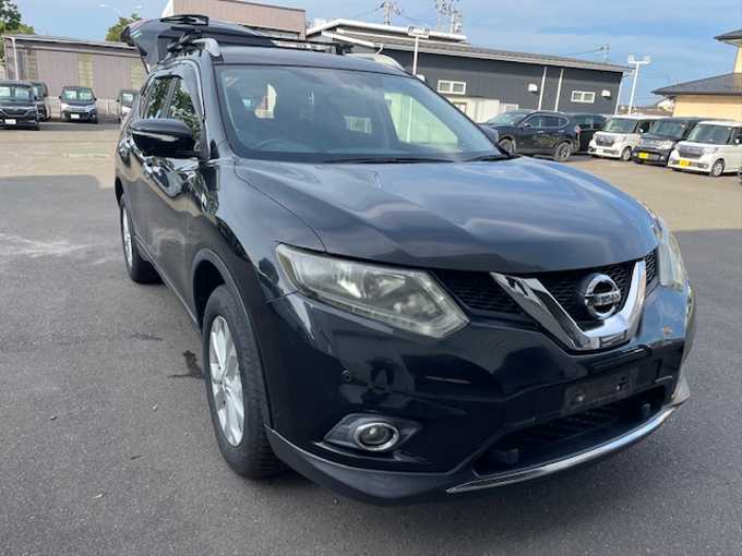 新着情報“エクストレイル20Xt エマージェンシーブレーキパッケージ”2016年式ダイヤモンドブラック入荷しました！