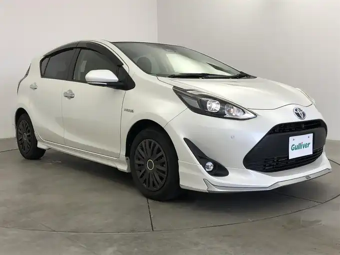 新着情報“アクアSスタイルブラック”2020年式ホワイトパールクリスタルシャイン入荷しました！