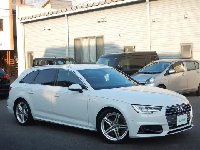 新着情報“Ａ４アバント 2.0TFSI スポーツ S ラインPKG”2018年式パール入荷しました！