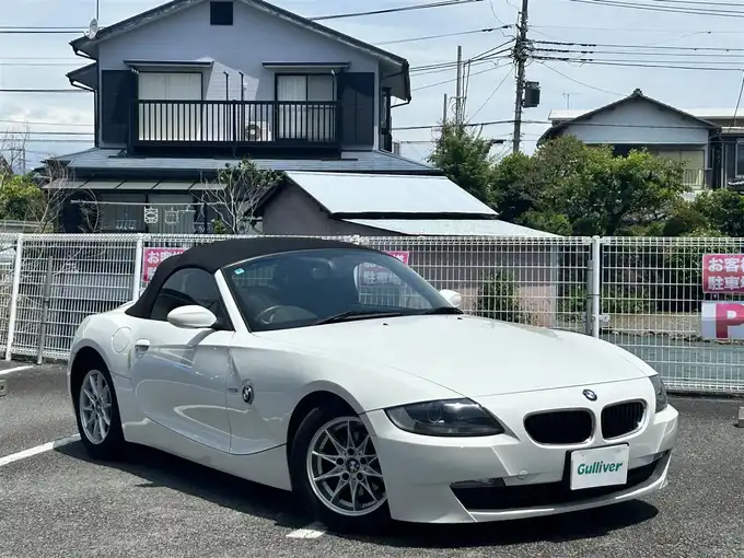 新着情報“Ｚ４ロードスター2．5i”2006年式パール入荷しました！