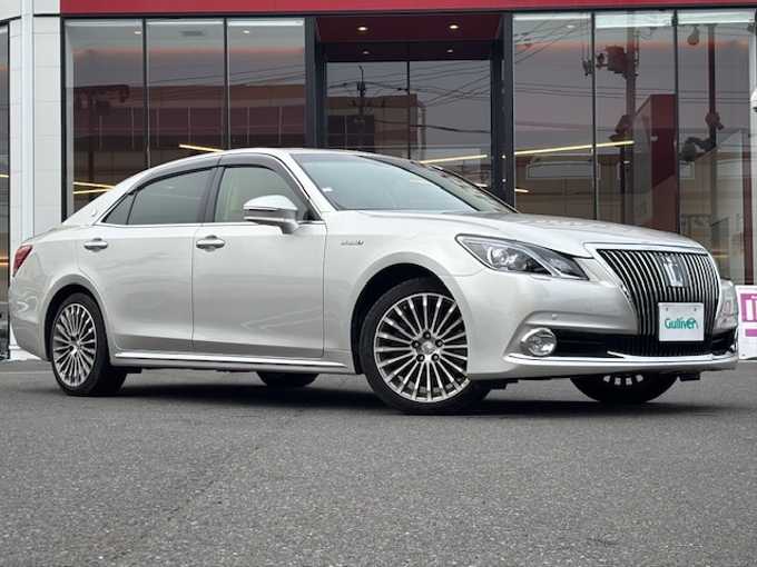 新着情報“クラウンマジェスタFバージョン”2014年式プレシャスシルバー入荷しました！