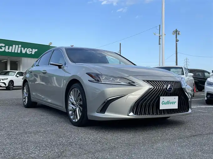 新着情報“ＥＳES300h バージョンL”2018年式アイスエクリュマイカメタリック入荷しました！