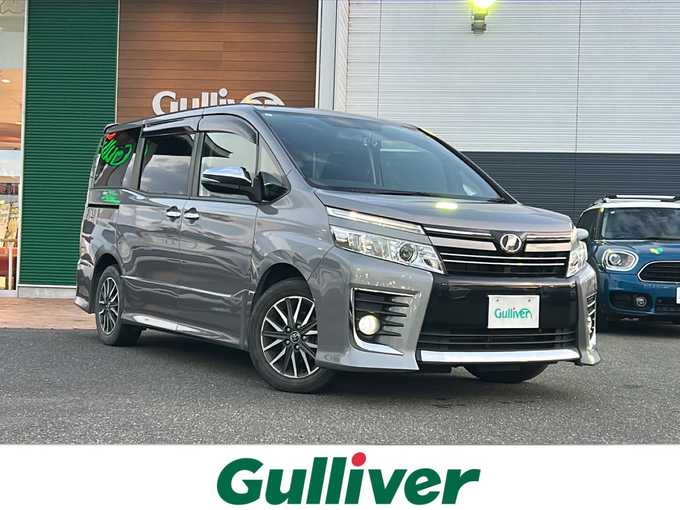 新着情報“ヴォクシーZS 煌”2015年式アイスチタニウムマイカメタリック入荷しました！