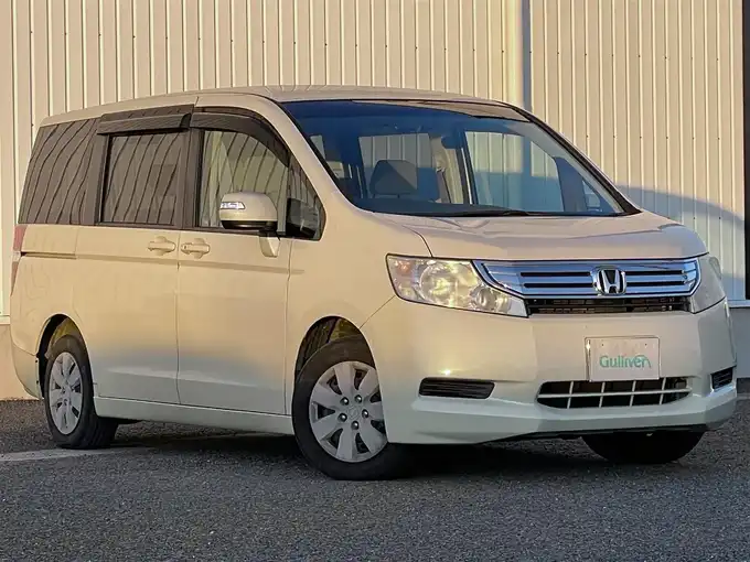 新着情報“ステップワゴンL”2010年式ベージュ入荷しました！