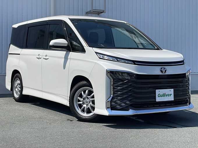 新着情報“ヴォクシーS－Z”2022年式ホワイトパールクリスタルシャイン入荷しました！