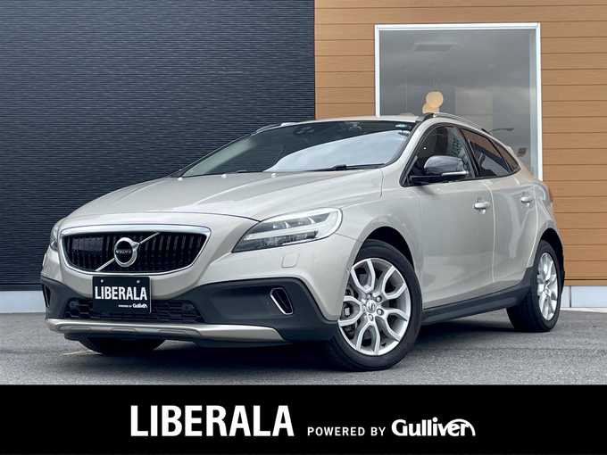 新着情報“Ｖ４０クロスカントリー D4 サマム”2016年式ルミナスサンドメタリック入荷しました！