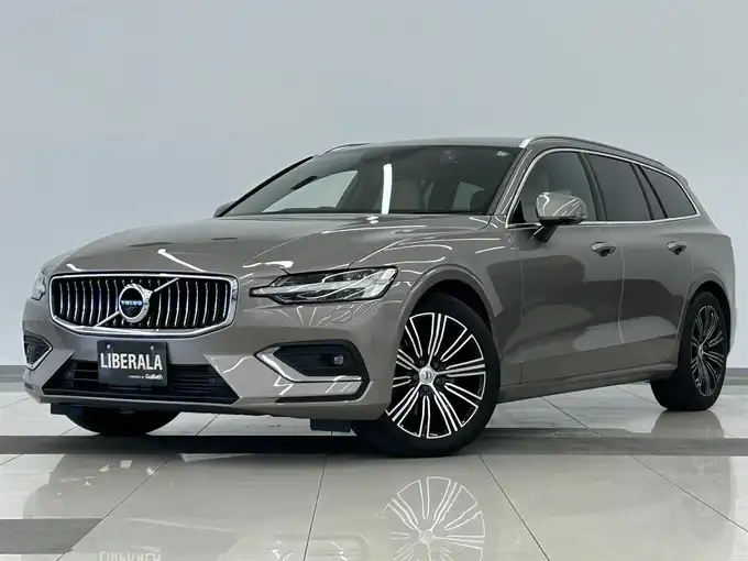 新着情報“Ｖ６０T5 インスクリプション”2018年式ぺブルグレー入荷しました！