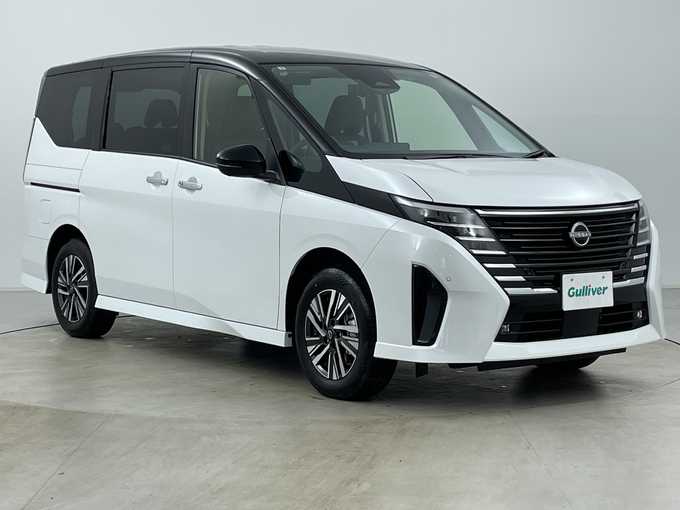 新着情報“セレナe－4ORCE ハイウェイスターV”2025年式プリズムホワイト入荷しました！