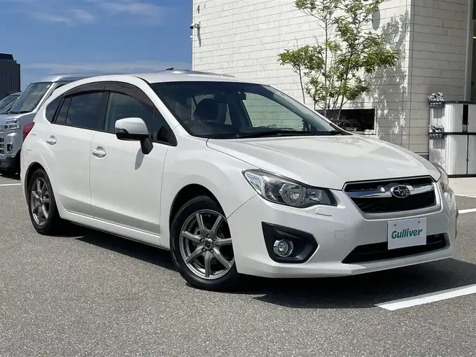 新着情報“インプレッサスポーツ2．0i”2014年式サテンホワイトパール入荷しました！