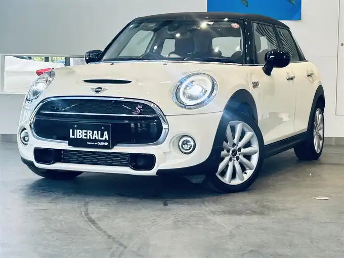 新着情報“ＭＩＮＩクーパーSD”2020年式ペッパー・ホワイト入荷しました！